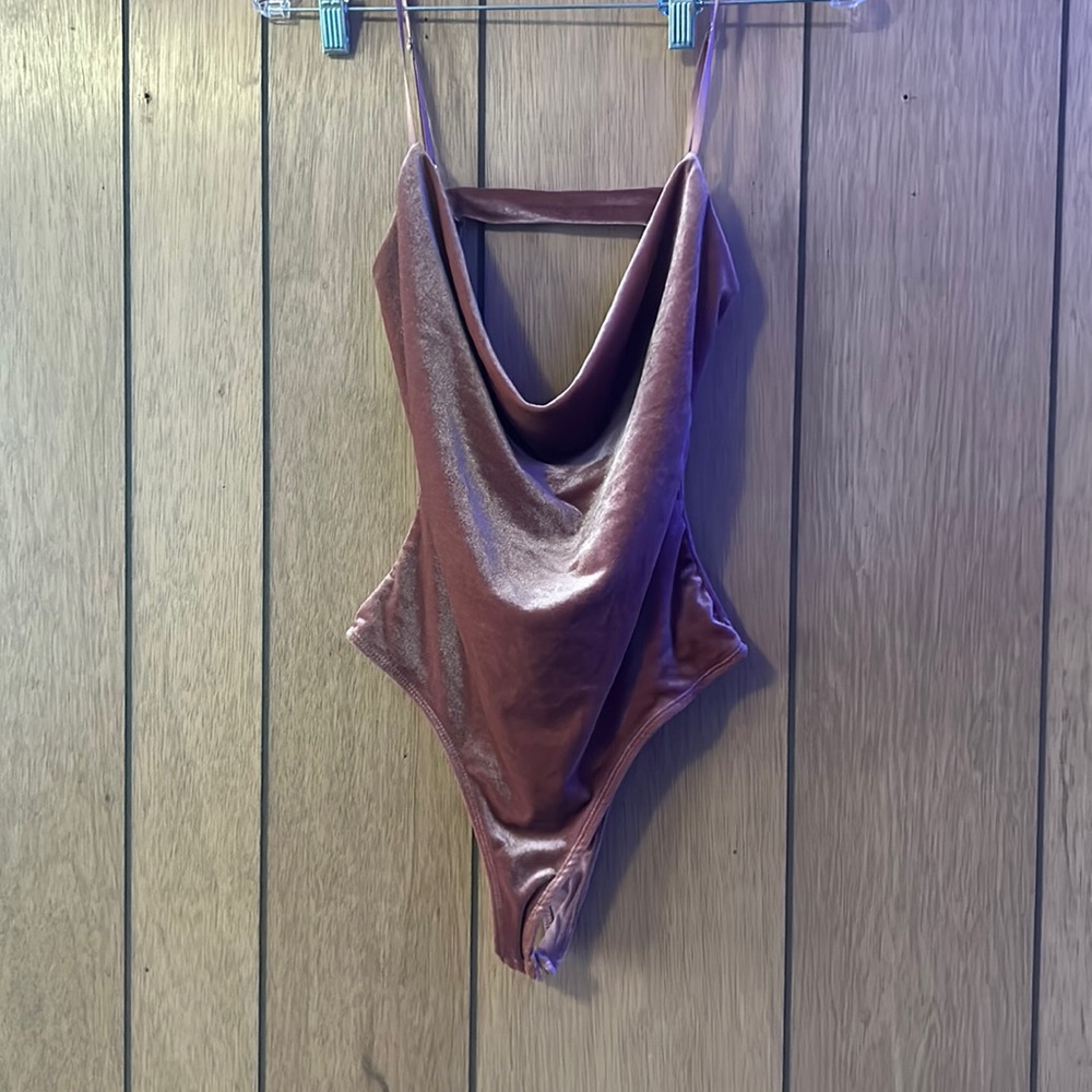 Fashion Nova Pink Body Suit (M)